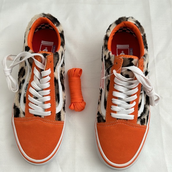 BNWT Supreme Vans ✨Host Pick✨ - Picture 2 of 9